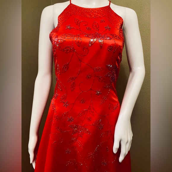 Vintage Roberta Beaded Evening Gown - Picture 2 of 15